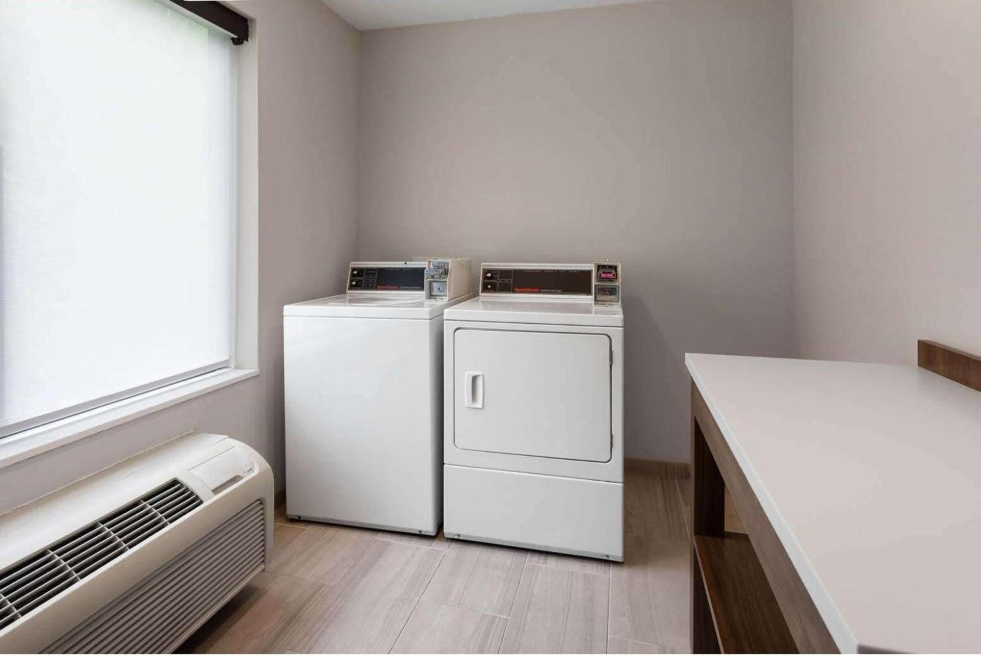 Hotel Express & By Ihg DuBois