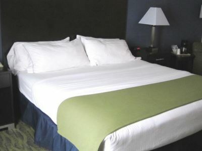 Express & By Ihg Hotel 2*
